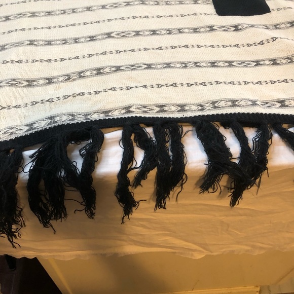 Kimberly C. Pullover Poncho Sweater Southwestern Boho w/Gold Glitter Flecks - Picture 8 of 9